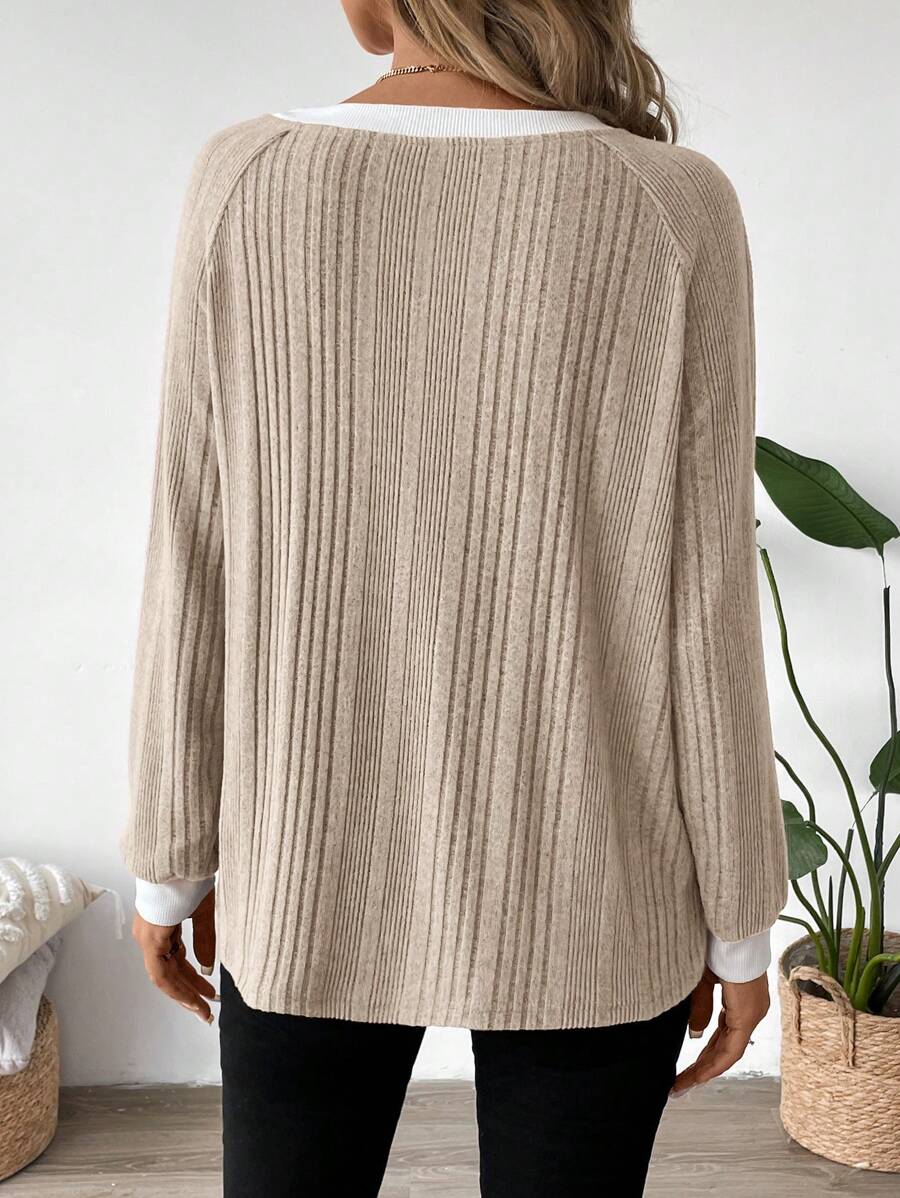 Ribbed Contrast Trim Knit Top