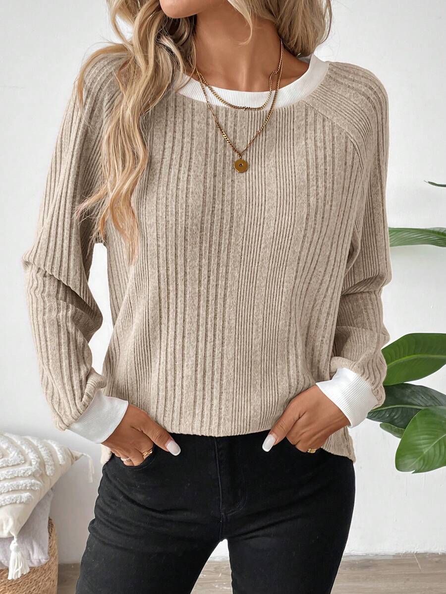 Ribbed Contrast Trim Knit Top