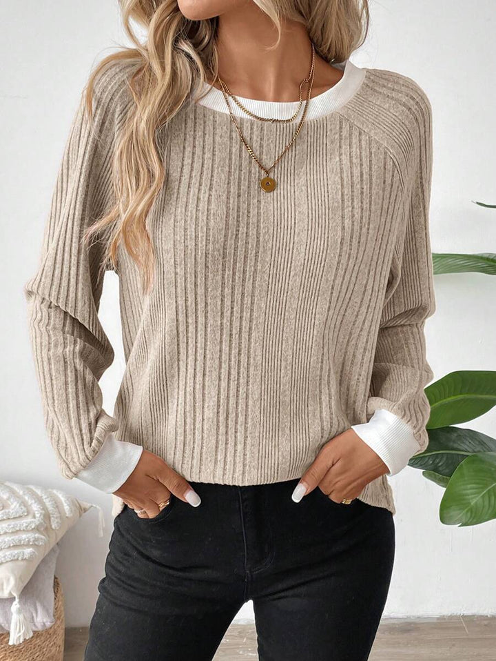 Ribbed Contrast Trim Knit Top