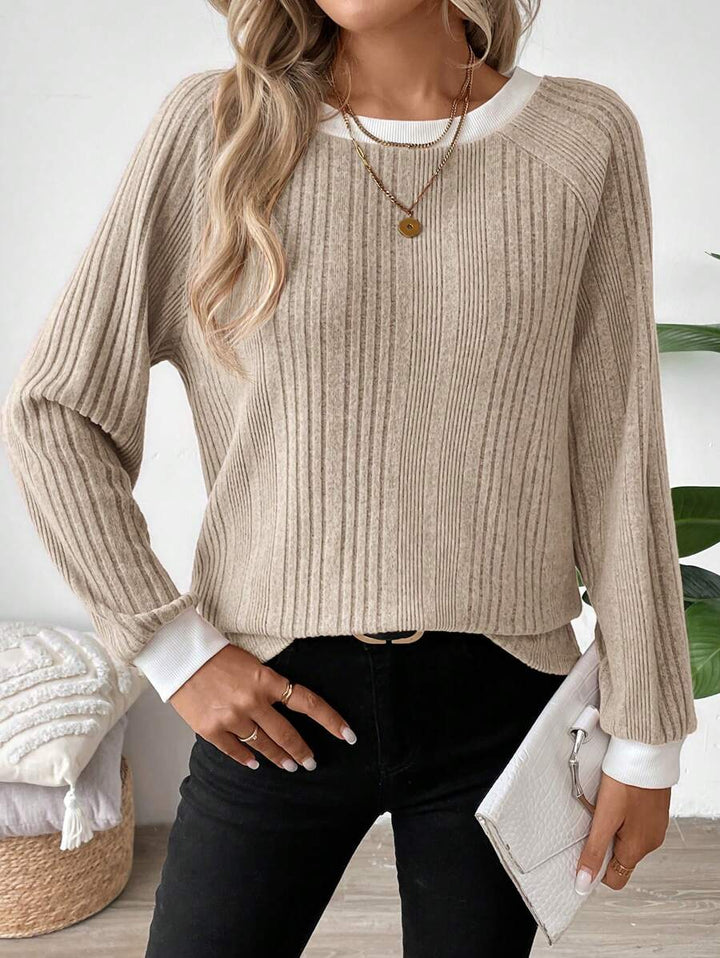Ribbed Contrast Trim Knit Top