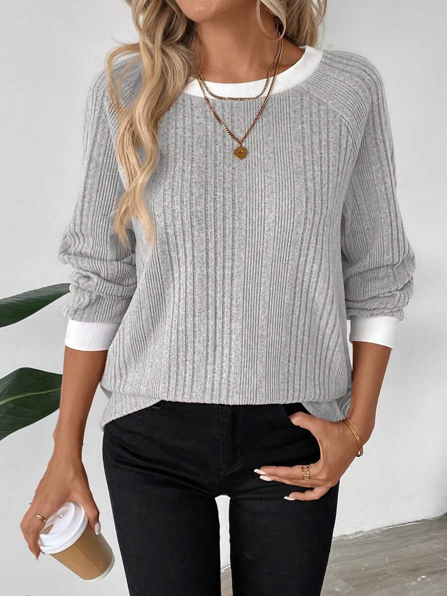 Ribbed Contrast Trim Knit Top