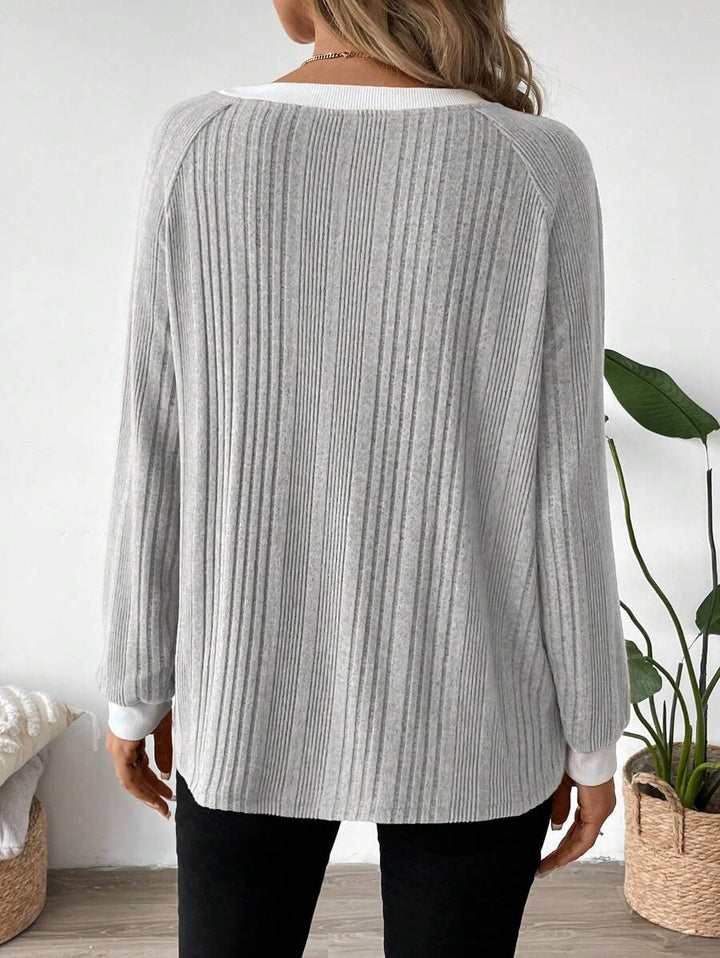 Ribbed Contrast Trim Knit Top