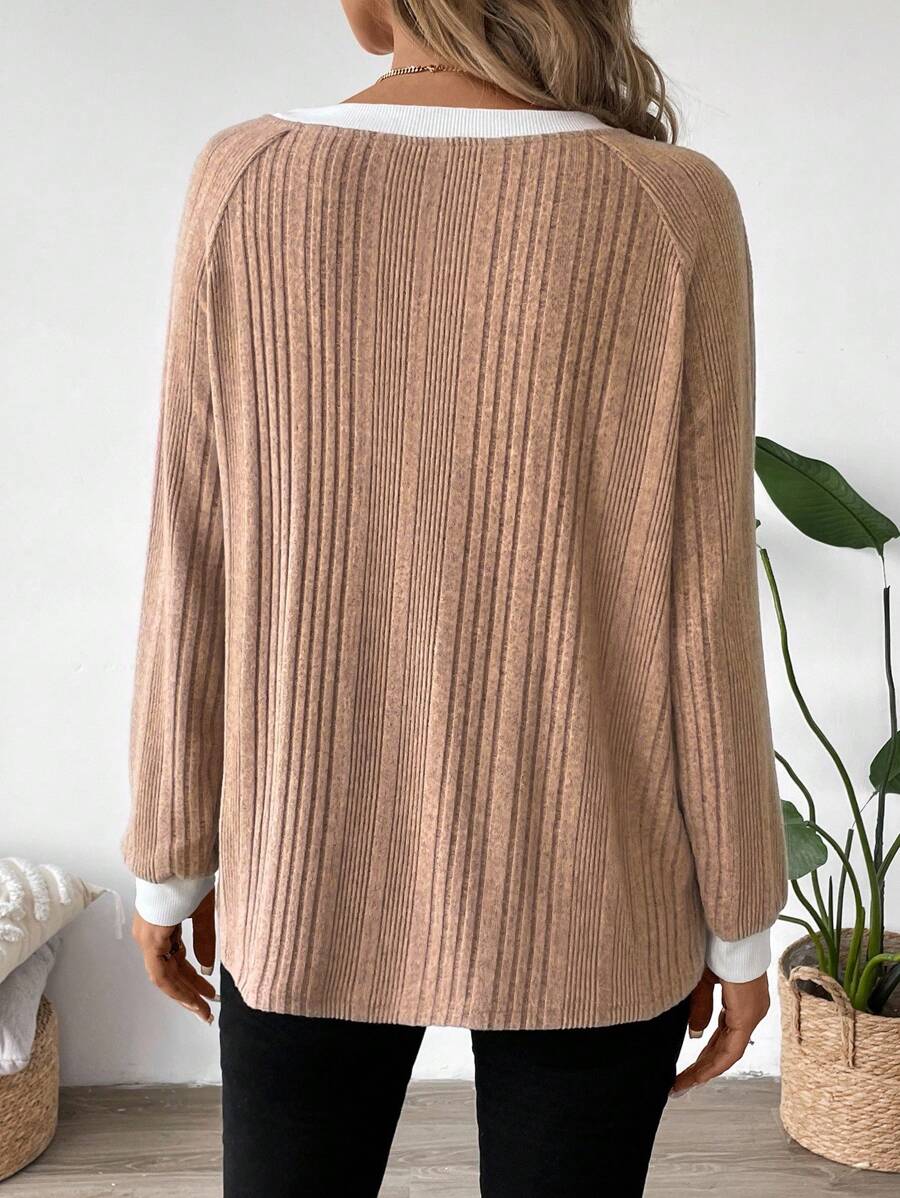 Ribbed Contrast Trim Knit Top