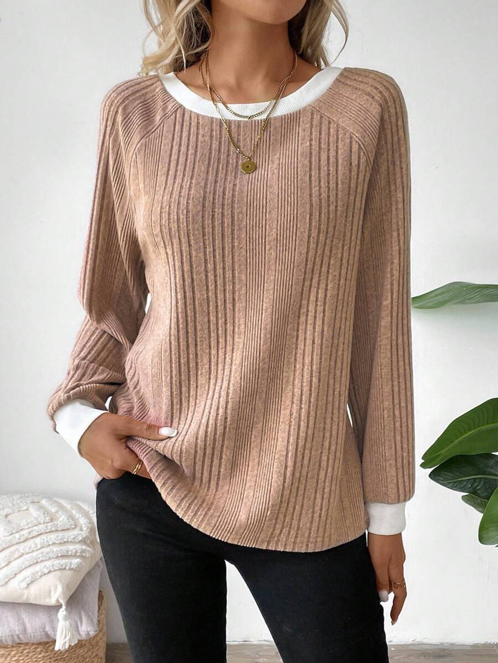 Ribbed Contrast Trim Knit Top
