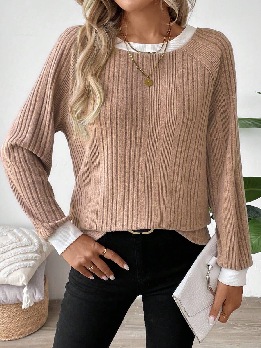 Ribbed Contrast Trim Knit Top