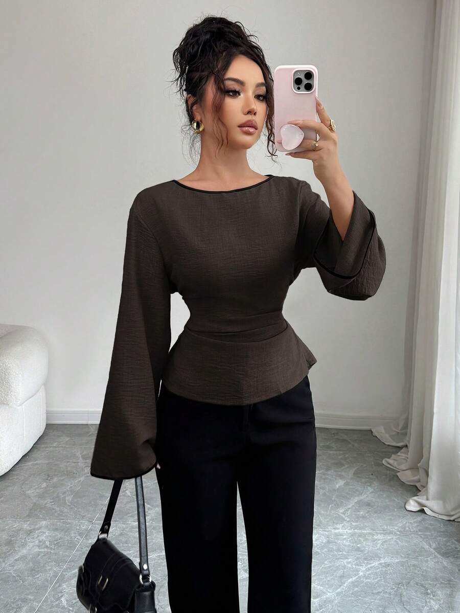 Siren Gaze Blusa feminina plissada com decote redondo e punhos com babados e manga flare