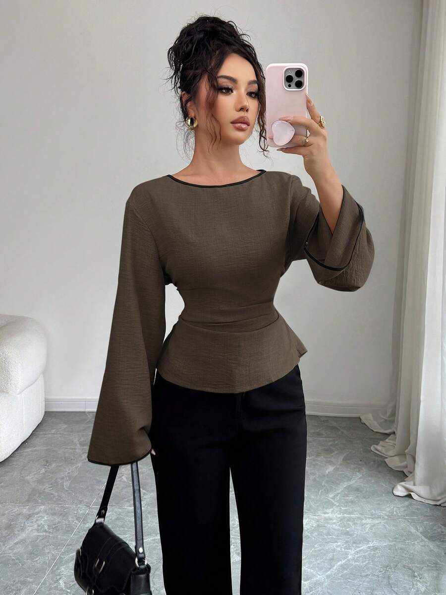 Siren Gaze Blusa feminina plissada com decote redondo e punhos com babados e manga flare