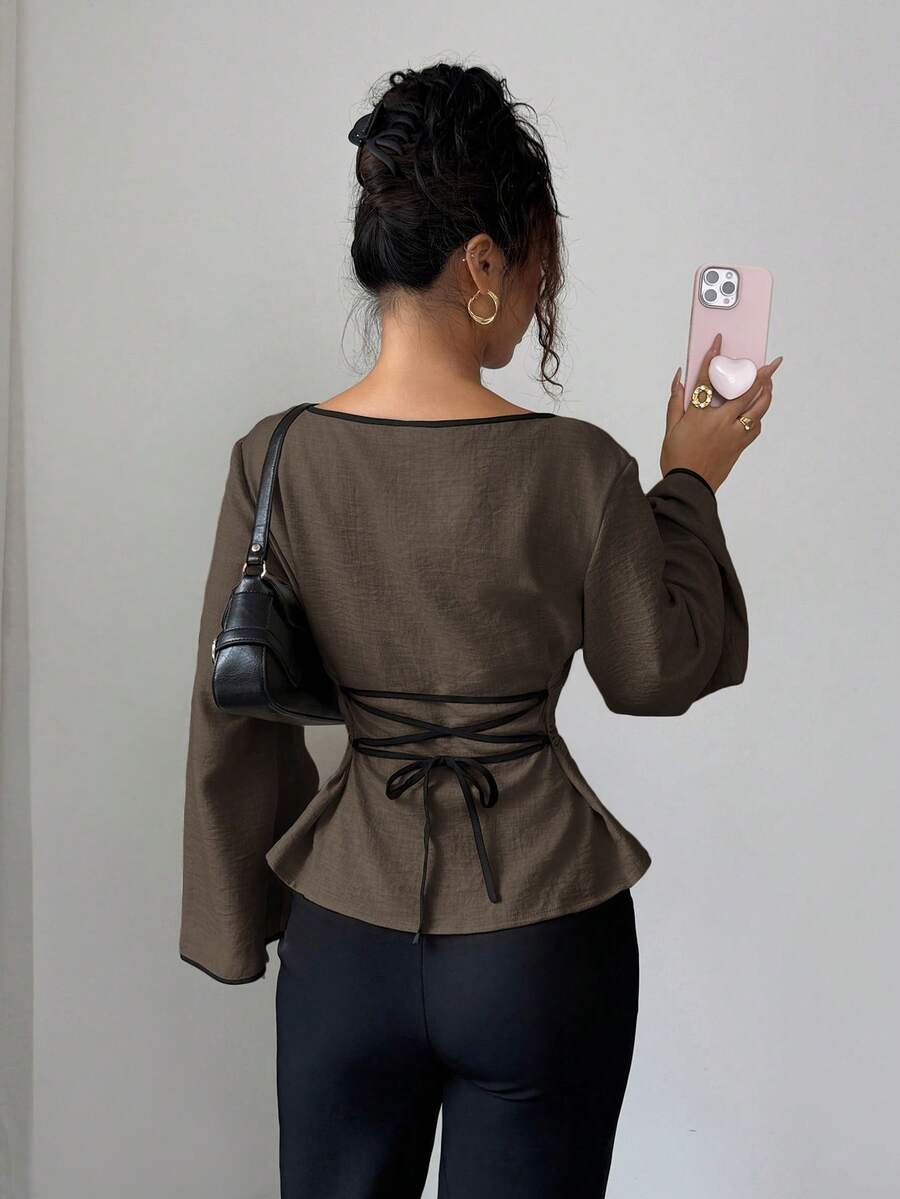 Siren Gaze Blusa feminina plissada com decote redondo e punhos com babados e manga flare