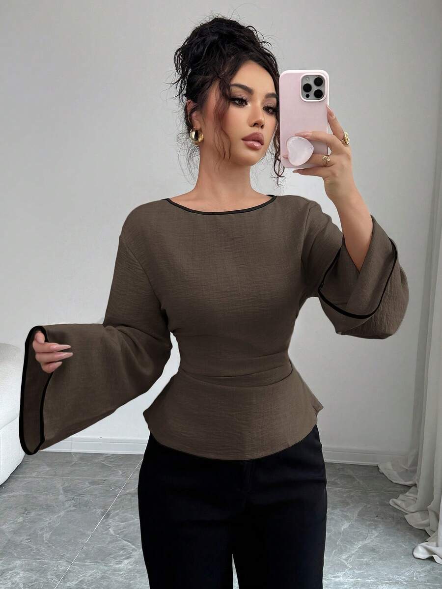 Siren Gaze Blusa feminina plissada com decote redondo e punhos com babados e manga flare